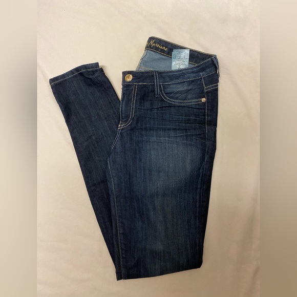 Guess By Mariciano Blue Butted Jean 👖
•Great condition - Picture 1 of 6